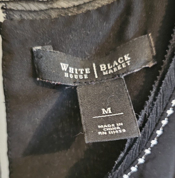 White House Black Market Medium Sleeveless Black Blouse Zips On The Side - Picture 2 of 4